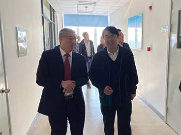 浦东新区管小军副区长一行10余人莅临J9九游会老哥俱乐部现场调研CRO市场及公司业态