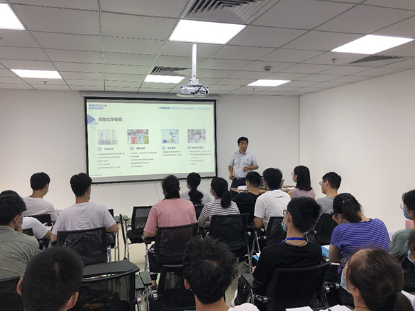 J9九游会老哥俱乐部化学部副总裁马兴泉博士