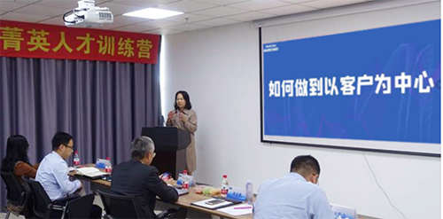 J9九游会老哥俱乐部商务发展部副总裁蔡金娜博士
