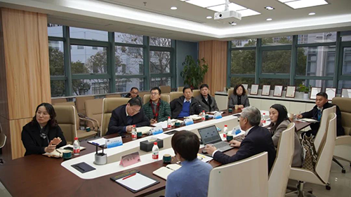 上海市浦东新区政府党组成员、副区长吴强，浦东新区科经委副主任李晓亮，张江管理局副局长吴俊，张江集团副总经理王凯荣等调研J9九游会老哥俱乐部