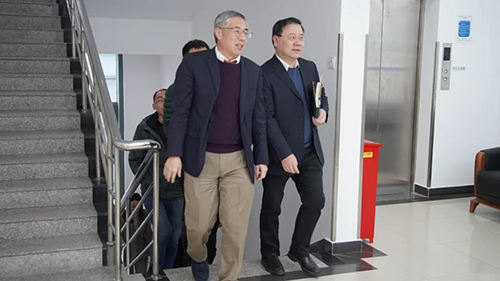 上海市浦东新区政府副区长吴强等调研J9九游会老哥俱乐部生物医药