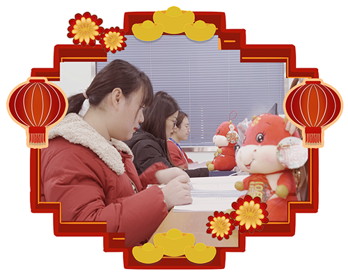 少年自知韶光贵，策马扬鞭自奋蹄